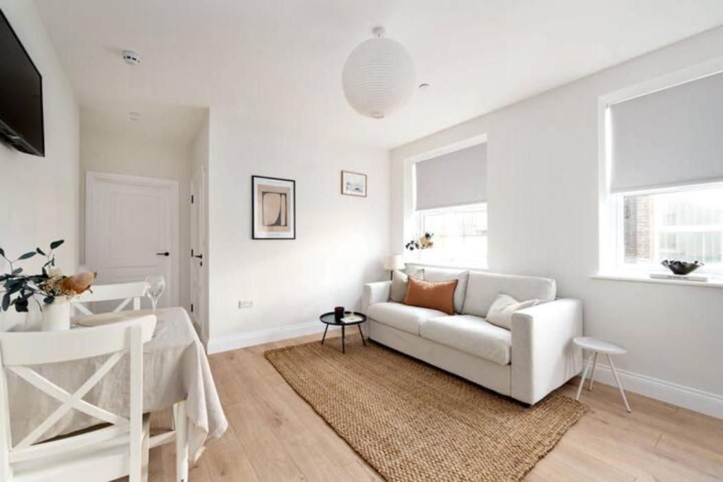 Exclusive Norman Road Apartment *